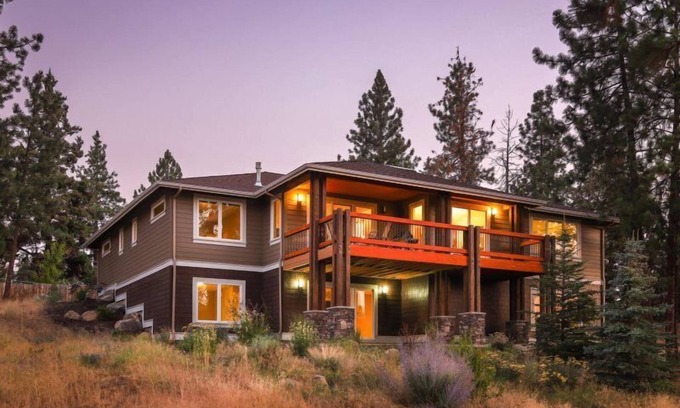 Southern Crossing House | Stunning Views of Farewell Bend Park at Alderwood Circle! 30 day+ exec rental