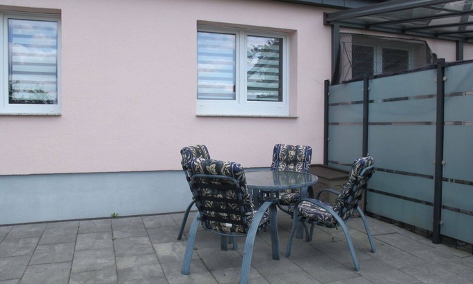 Raben Steinfeld House | Stunning villa for 4 guests with WIFI, TV and terrace