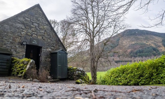 Invermoriston House | Stunning villa for 2 guests with WIFI