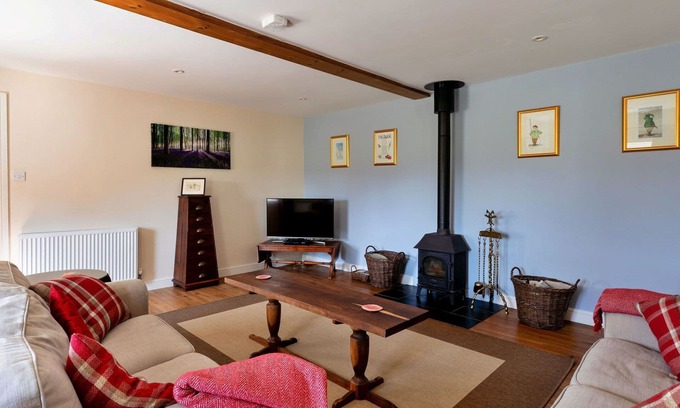 Freefolk House | Stunning villa for 4 guests with WIFI, TV, terrace and pets allowed