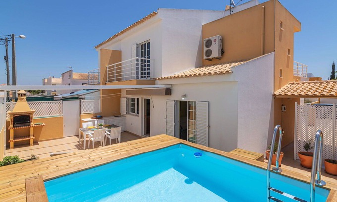 Pera House | Stunning villa for 6 people with WIFI, A/C, private pool, TV and balcony