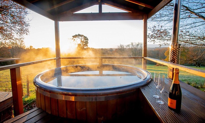 Chiddingstone Hoath House | Stunning villa for 4 guests with WIFI