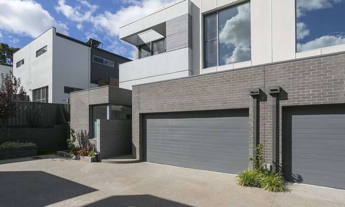 North Bendigo House | Style 4 living ,Family/Pet friendly ,close to CBD