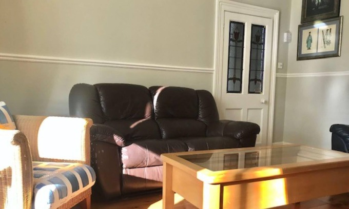 Glasnevin House | Stylish 2 Bedroom Cottage Near Botanical Gardens