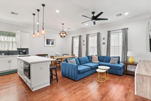 Seventh Ward House | Stylish 3BR w Parking Balcony Walk Everywhere