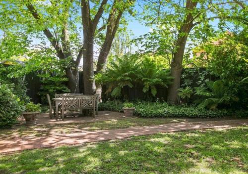 Malvern East Apartment | Stylish Apartment, Malvern East
