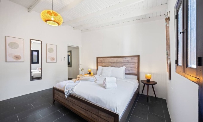 Esmeralda Apartment | Stylish Aruba Getaway, Close to Beach, Cozy for 2