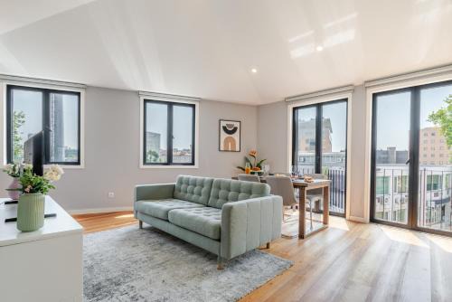 Lordelo do Ouro e Massarelos Apartment | Stylish & Bright Apartment by HostWise