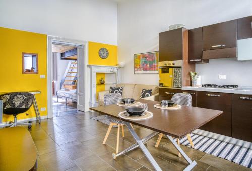 Navigli Apartment | Stylish Duplex on Two Levels 15 Mins from Duomo