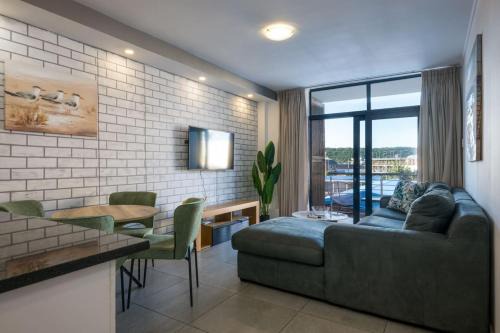 Durban Point Apartment | Stylish Gem in East Point 19