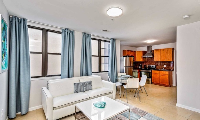 Chinatown Apartment | Stylish & Great Location Next to the Convention Center