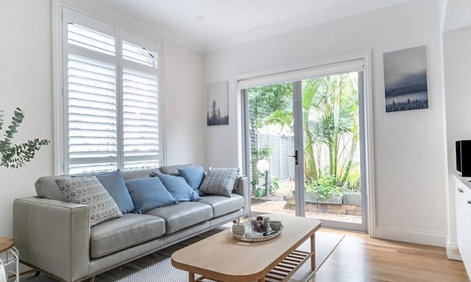 Newtown Apartment | Stylish Home in the heart of Newtown