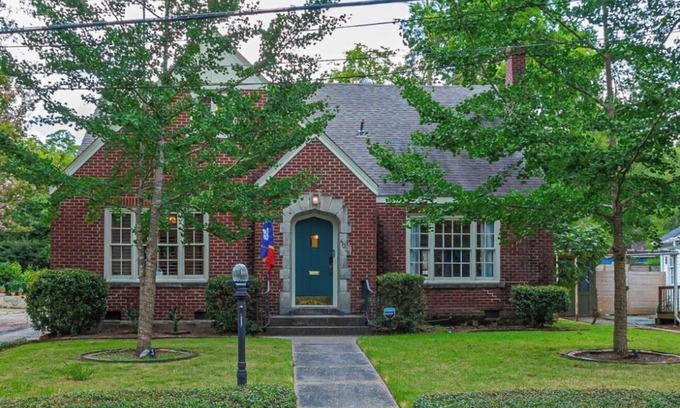 Fondren House | Stylish Home in Vibrant Fondren Neighborhood