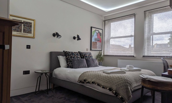Dulwich Apartment | Stylish Interiors, Garden, Parking 3BRB Flat