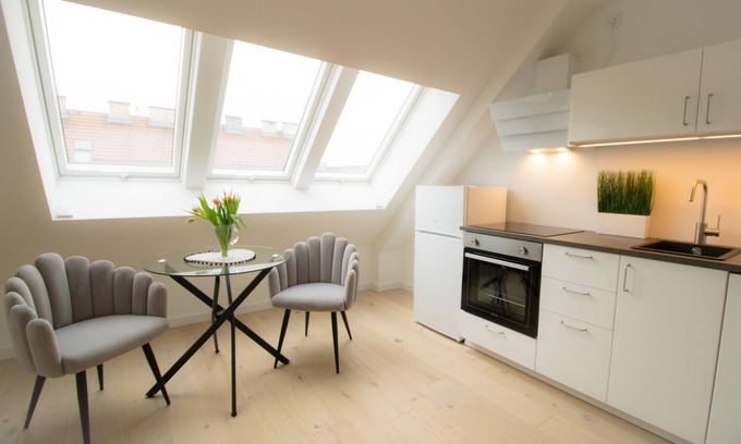 Wieden Apartment | Stylish & Modern Apartment
