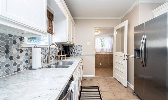 Hillcrest House | Stylish Quiet Home in the Heart of Midtown Little Rock