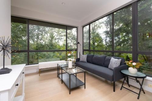 West Vancouver Apartment | Stylish Scenic Oasis 2 Bedroom Suite West Van