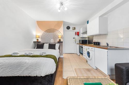 Brixton Apartment | Stylish Studio Prime Brixton Location Free Parking