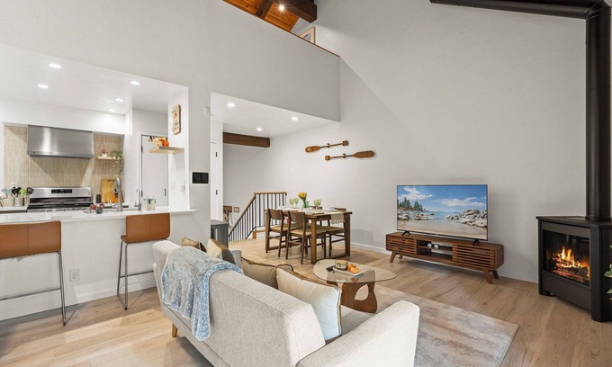 Dollar Point Condo | Stylish Tahoe City Townhome | Updated 2BR + Loft Near Lake, Trails & Dining