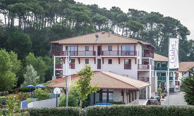 Saint-Jean-de-Luz Apartment | Suite pour 3 avec terrasse | Piscine chauffée