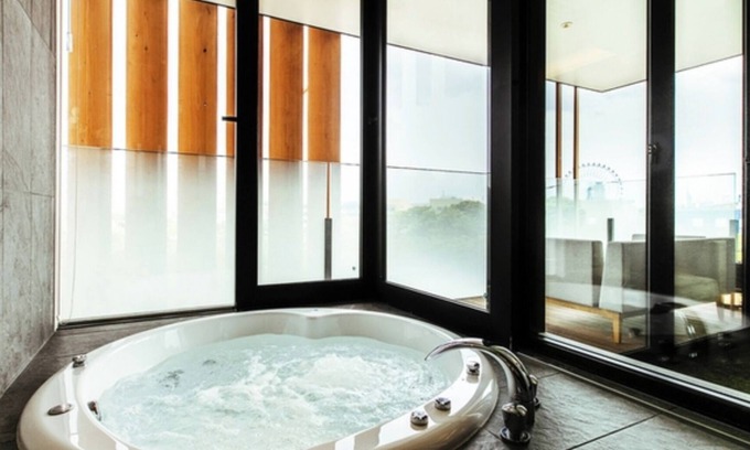 Fukuoka Hotel | Suite RoomWith Jacuzzi 40 sqm | Room Only Bas/Fukuoka Fukuoka