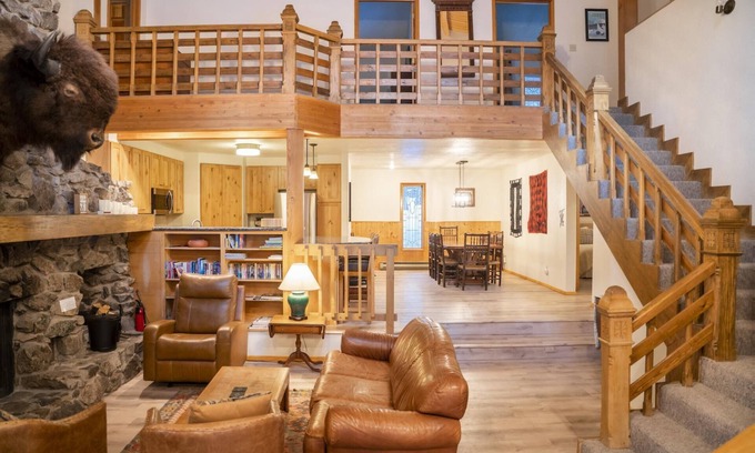Taos Ski Valley House | Summer Availability! Spacious Retreat with Wifi, short walk to base area