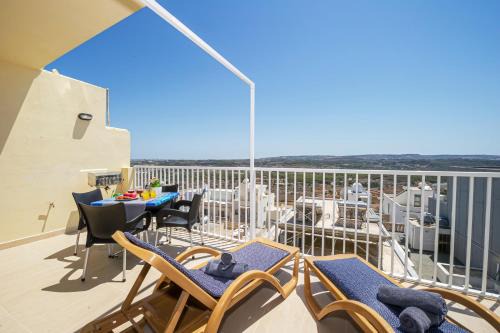 Mellieha Apartment | Summer Breeze apartment with terrace with Panoramic views - by Getawaysmalta