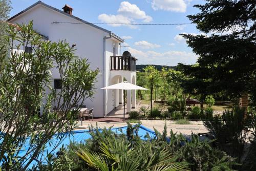 Trn House | Summer House - Adonis