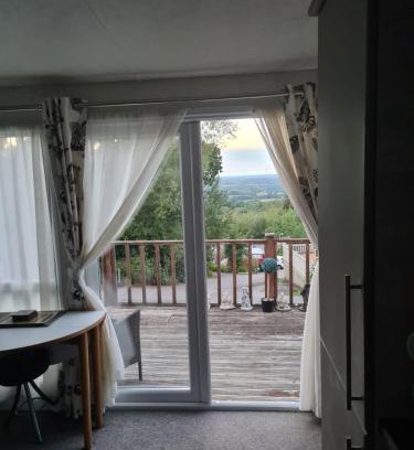 St Leonards-On-Sea Other | Summer Lodge lovely big caravan in Hastings sleeps 6 free WiFi in caravan
