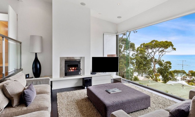 Lorne House | Summerhills House - Beach View Holiday