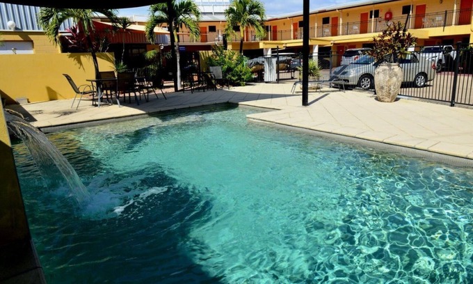 Townsville Hotel | Summit Motel