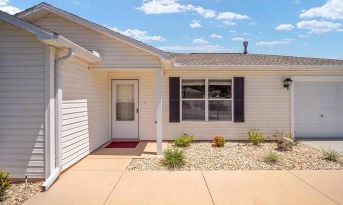 Fruitland Park House | Sumter Landing Mercer Retreat (Amelia)