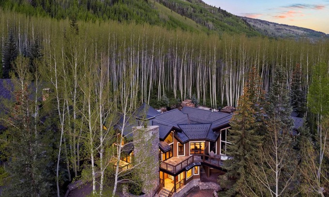 Vail House | Sunburst Chalet by Vail Butler - Gore Range views, next to bike path, 6 mins to ski Vail