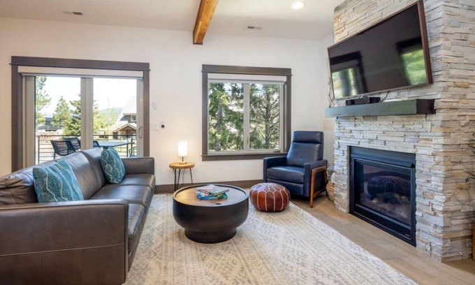 Cle Elum Ski Chalet | Suncadia 3 Bdrm Village Chalet Active Lifestyle Lodge