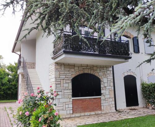 San Benedetto di Lugana Apartment | Sunflower apartament