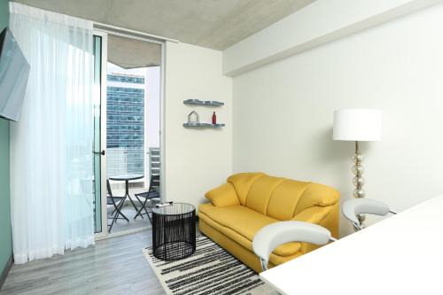 Mata Redonda Apartment | Sunflower at 12, City Views and Wonderland Vibes!