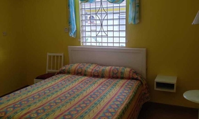 Runaway Bay Apartment | Sunflower Villas