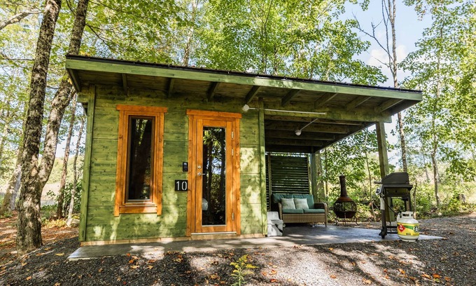 Kings County Cabin | Sunken Escapes Fox Cabin #8