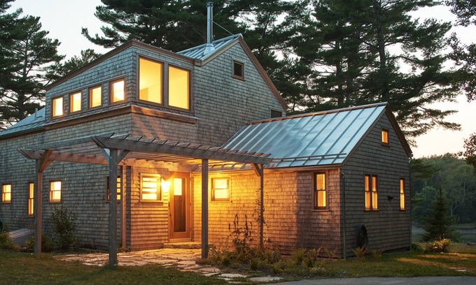 South Thomaston House | Sunlit Comfort on Private Waterfront - Complete Tranquility Minutes from Town