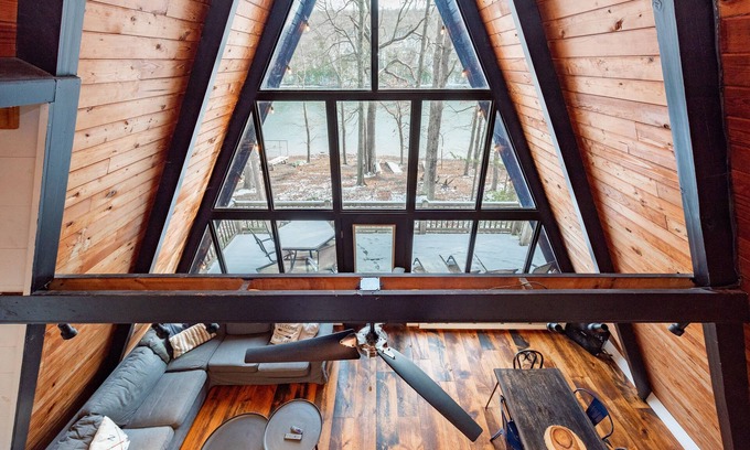 Swanton House | Sunlit Lakefront Cabin w/Fire Pit & Dock