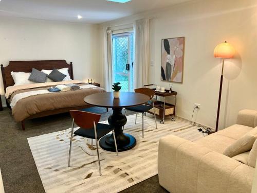 Tauranga House | Sunny Matua, Private Suite, Quiet Stay, 5star Bed