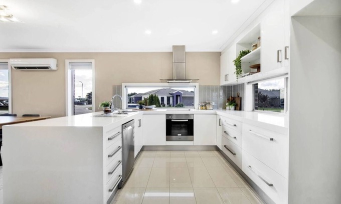 Newnham House | Sunny Modern 3 Bedroom Townhouse