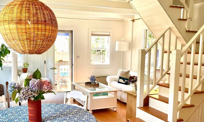 Oak Bluffs Cottage | Sunny Oak Bluffs cottage minutes from beach