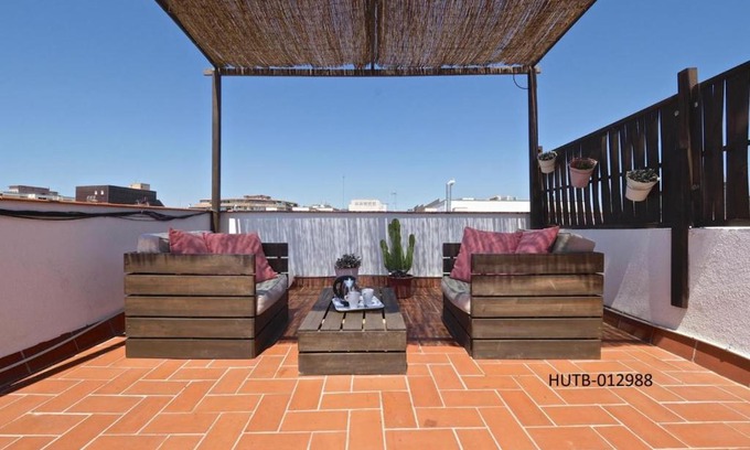 El Parc i la Llacuna del Poblenou Apartment | Sunny Rooftop Apartment