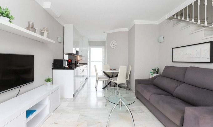 Urbanizacion Hacienda las Chapas Ski Chalet | Sunny townhouse - great hotel facilities