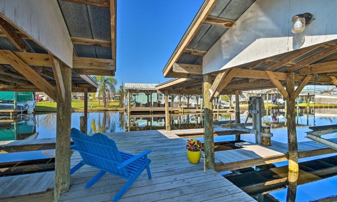 Welaka House | Sunny Waterfront Welaka Home with Private Dock!