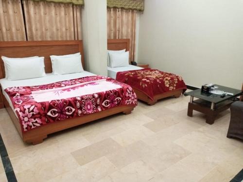 PECHS House | Sunrise Palace Guest House