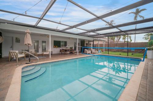 Sunrise House | Sunrise Serenade - Sun-Soaked FLL Getaway - Pool - BBQ - Near Beaches