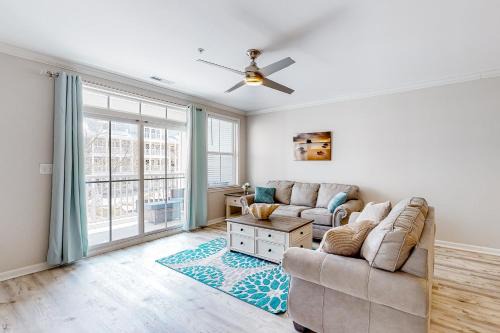 Sunset Island Apartment | Sunset Island - 37 Fountain 2D
