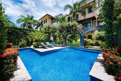 Playa Langosta Apartment | Sunset & Oceanview Terrace, Pool, Beach And Grill